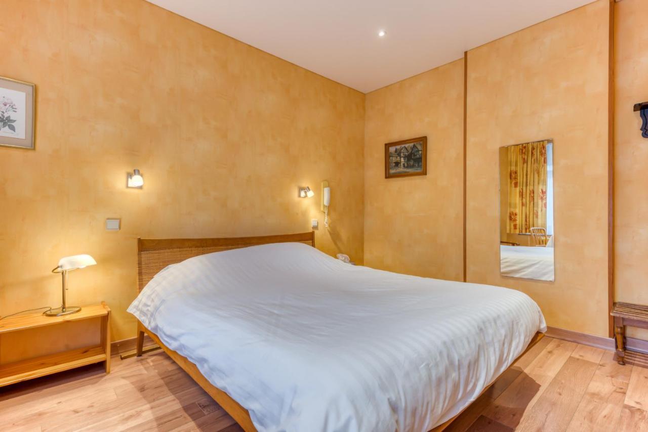 Hotel Le Cor De Chasse Saint-Hubert Esterno foto