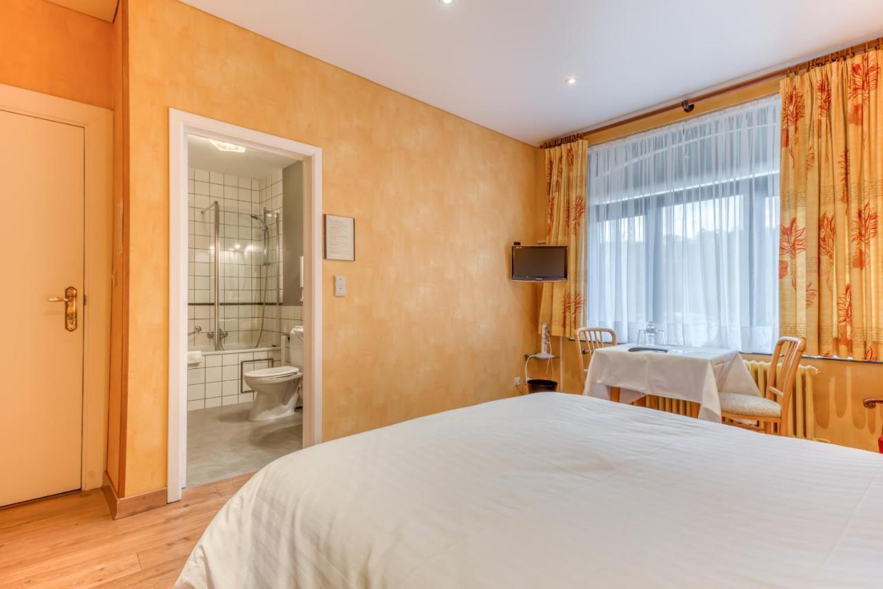 Hotel Le Cor De Chasse Saint-Hubert Esterno foto