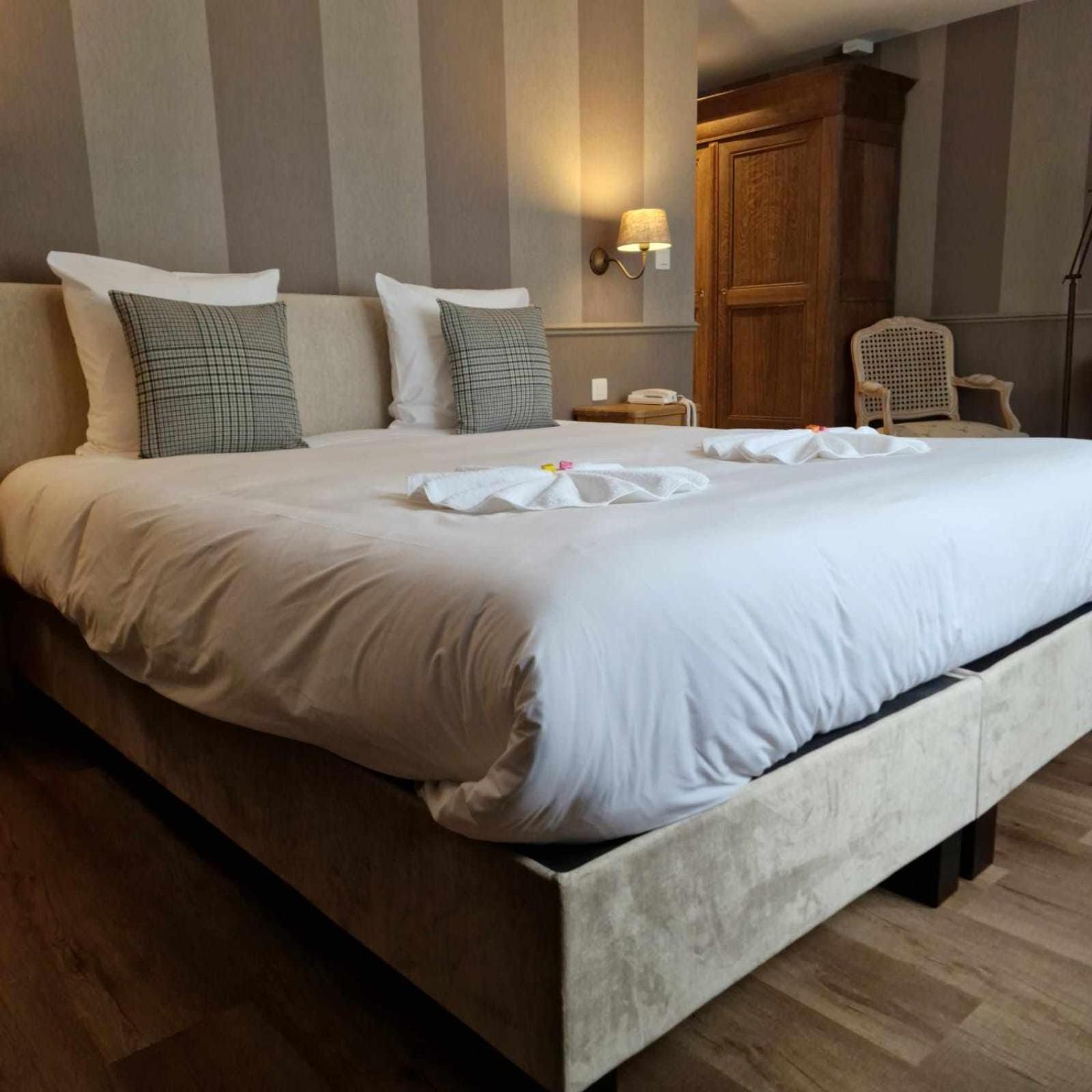 Hotel Le Cor De Chasse Saint-Hubert Esterno foto