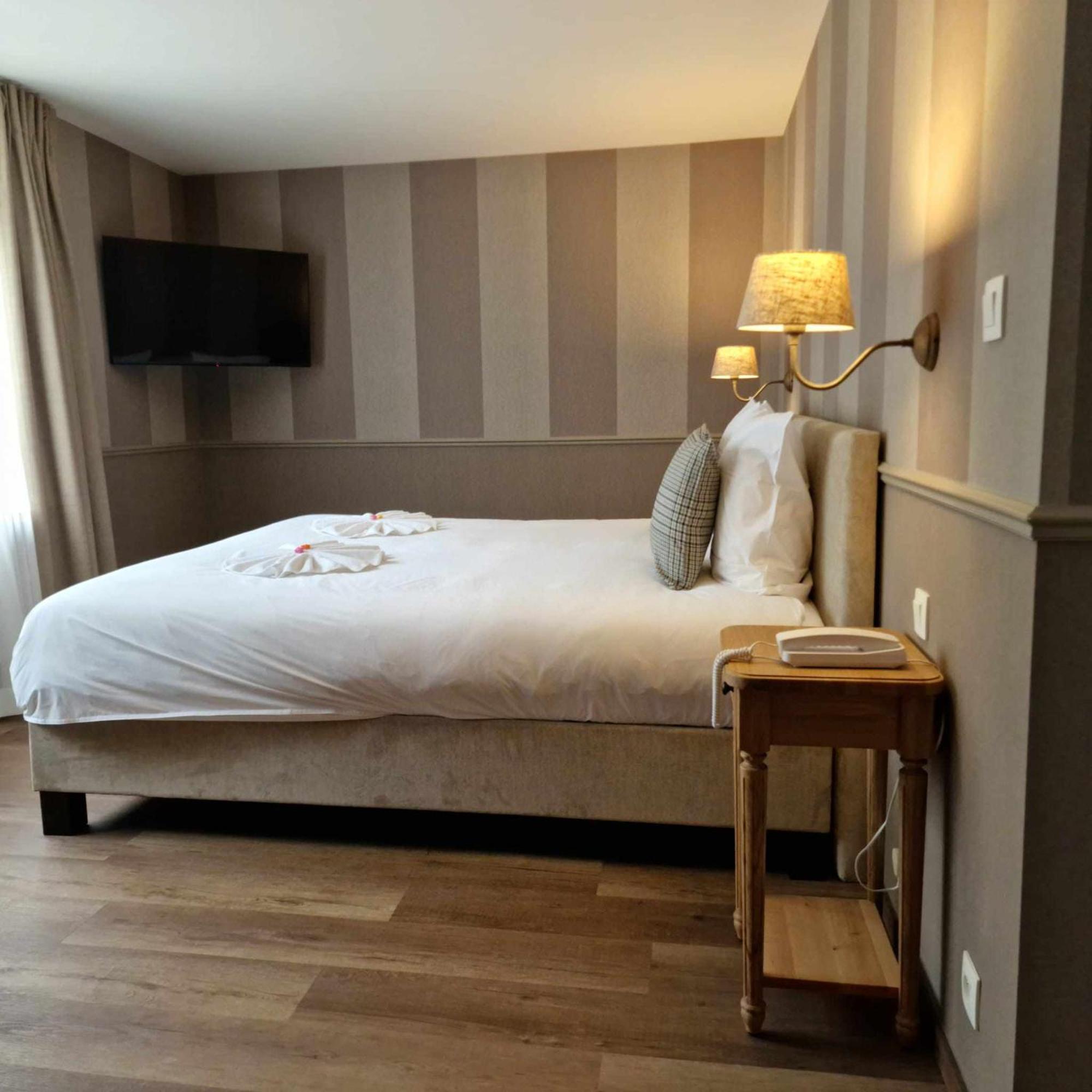 Hotel Le Cor De Chasse Saint-Hubert Esterno foto